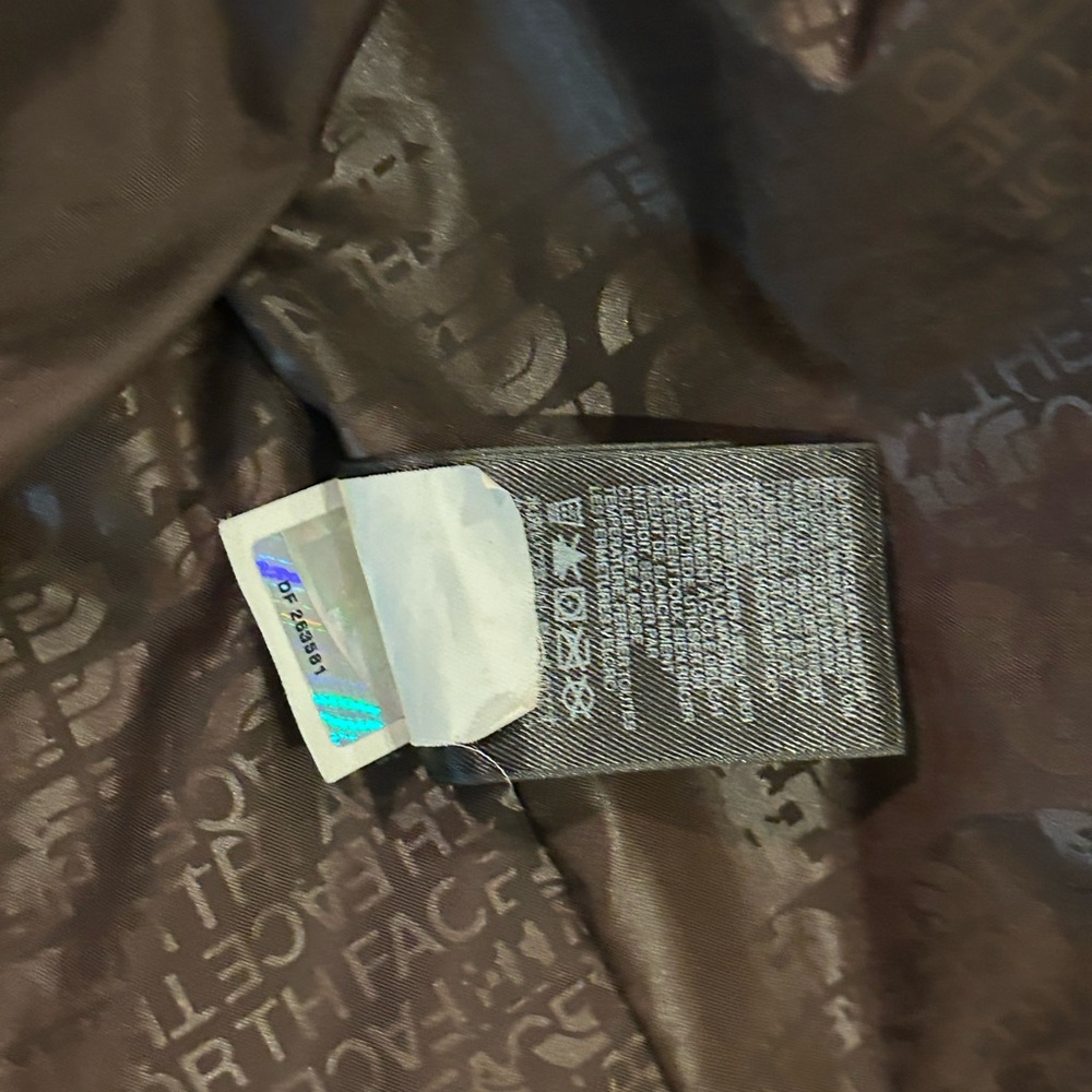 North Face HyVent multi-pocket jacket - Picture 8 of 12
